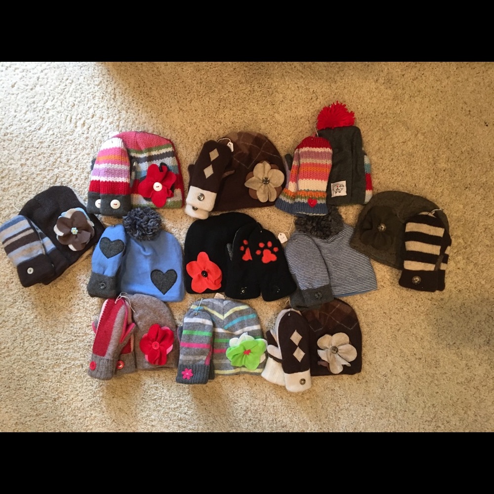 Children’s fleece-lined wool sweater hat & mittens
